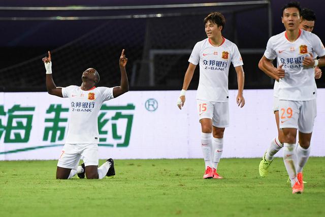 世界杯第23日前瞻：阿根廷队长迎历史之夜 卫冕冠军PK大黑马